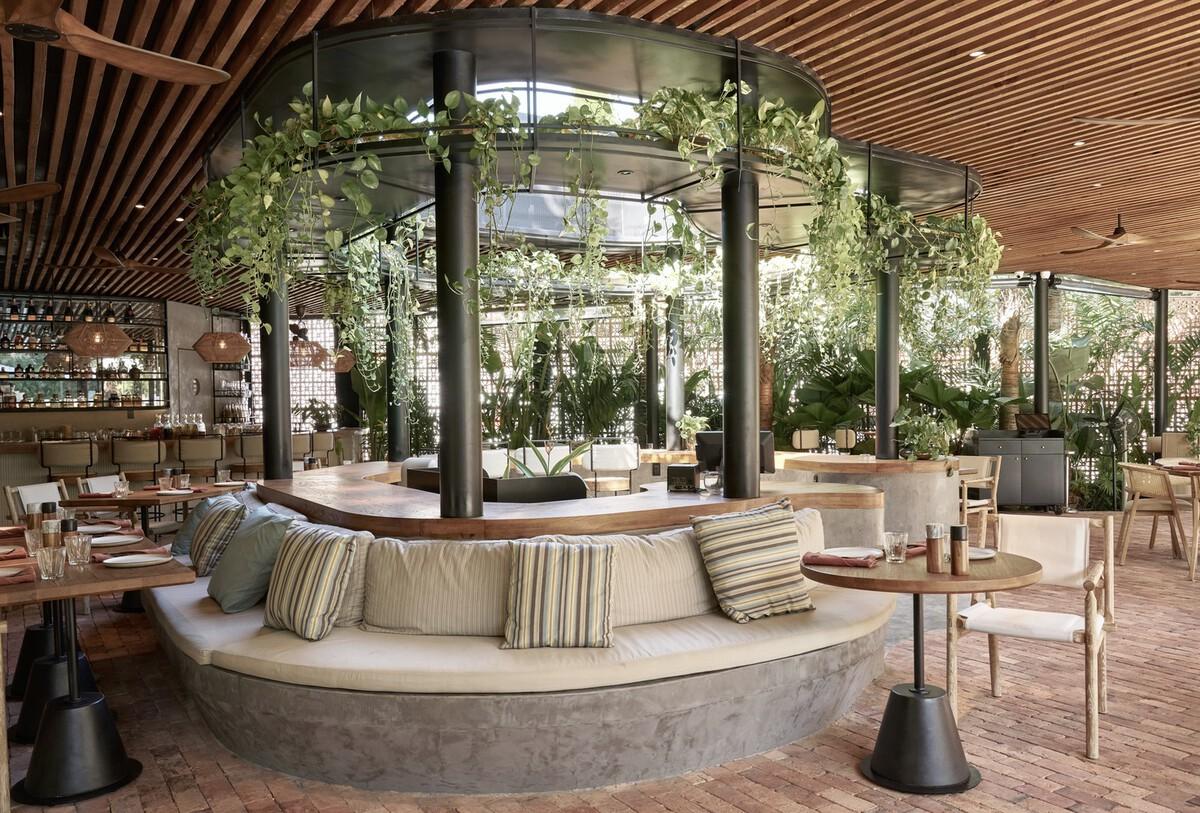Dịch vụ thiết kế nhà hàng cafe bar chuyên nghiệp – NAIS DESIGN 4 Thiết kế nhà hàng cafe bar phong cách Tropical